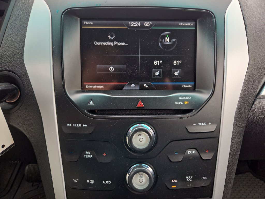 Used 2015 Ford Explorer XLT w/ Equipment Group 202A AWD/4WD image 34