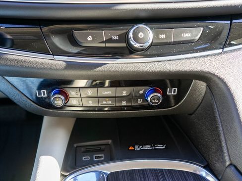 Used 2023 Buick Enclave Avenir image 29