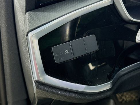 Used 2022 Audi Q3 2.0T Premium w/ Convenience Package image 13