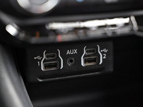 Used 2023 Dodge Durango GT image 41