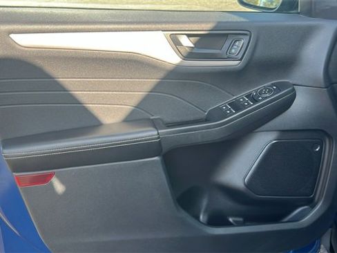 Certified 2022 Ford Escape SE w/ Cold Weather Package image 9