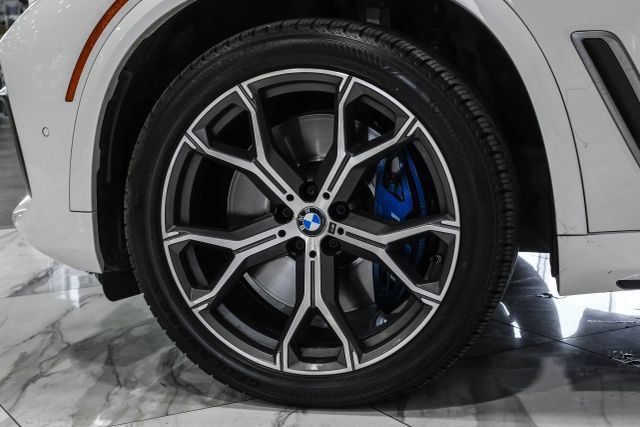 Used 2020 BMW X5 M50i AWD/4WD image 52