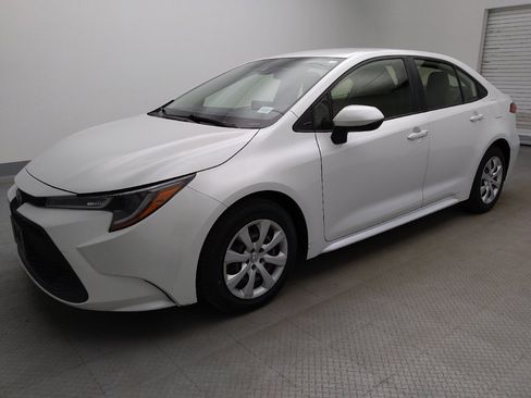 Used 2022 Toyota Corolla LE FWD image 2