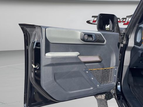Used 2023 Ford Bronco Badlands image 39