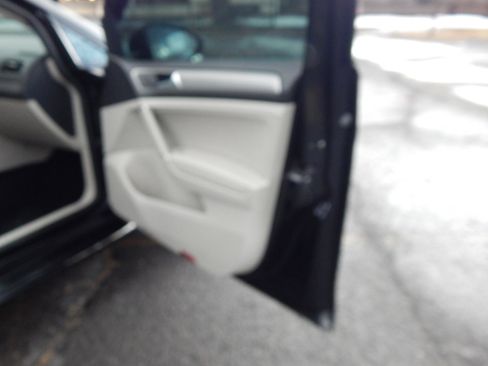 Used 2015 Volkswagen Golf TDI S image 14