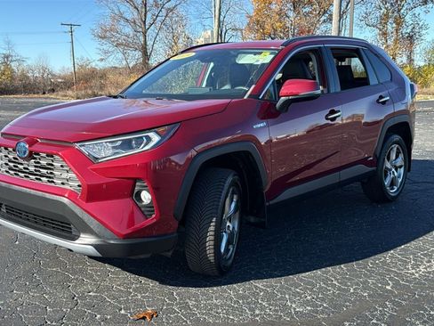 Used 2019 Toyota RAV4 Limited image 3