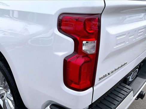 Used 2022 Chevrolet Silverado 1500 High Country w/ High Country Premium Package image 27