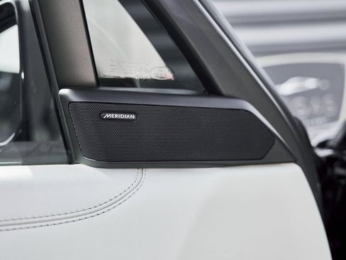 Used 2024 Land Rover Range Rover Long Wheelbase SE image 42