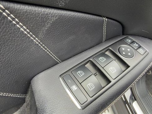 Used 2014 Mercedes-Benz GL 550 4MATIC image 24