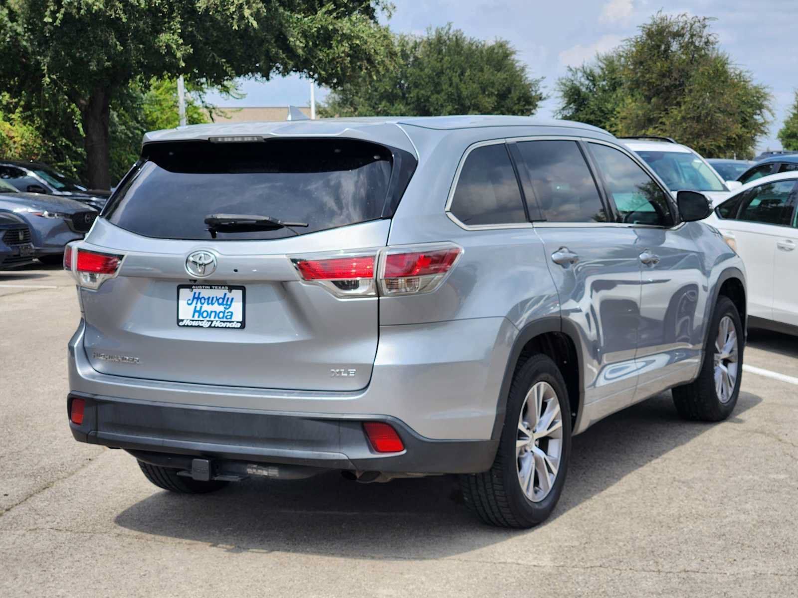 Used 2014 Toyota Highlander XLE FWD image 6