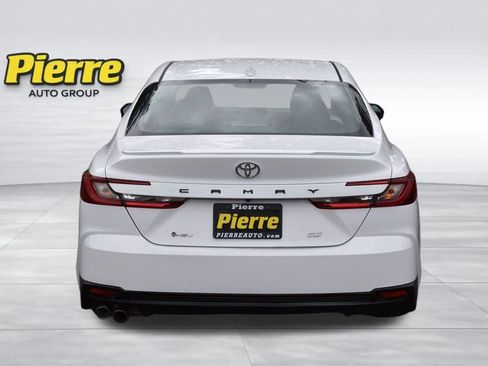 Used 2025 Toyota Camry SE FWD image 7