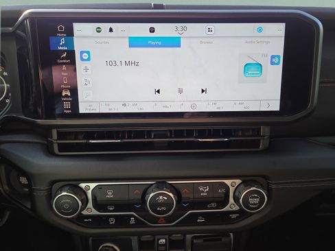 Used 2024 Jeep Wrangler Unlimited Rubicon w/ XTREMEE 35" Tire Package image 17