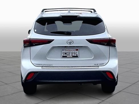 Used 2024 Toyota Highlander XLE image 4