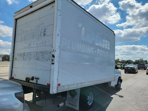 Used 2017 GMC Savana 3500 Work Van image 8