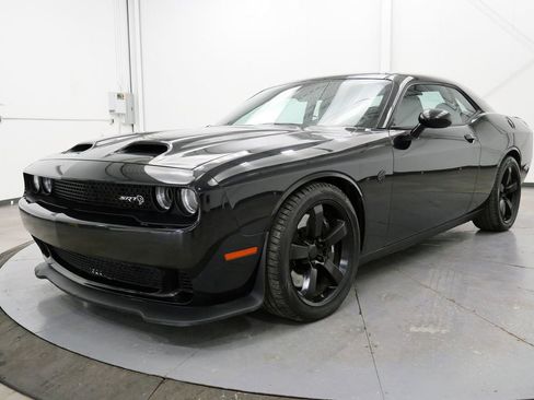 Used 2019 Dodge Challenger SRT Hellcat Redeye image 3