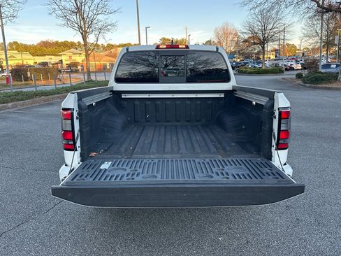 Used 2022 Nissan Frontier SV image 18