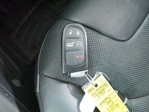 Used 2017 Jeep Cherokee Overland AWD/4WD image 22