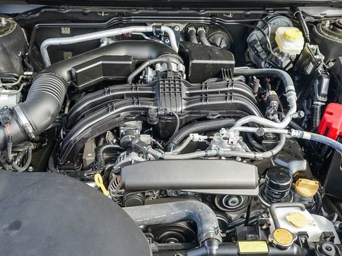 Certified 2025 Subaru Outback Premium image 31