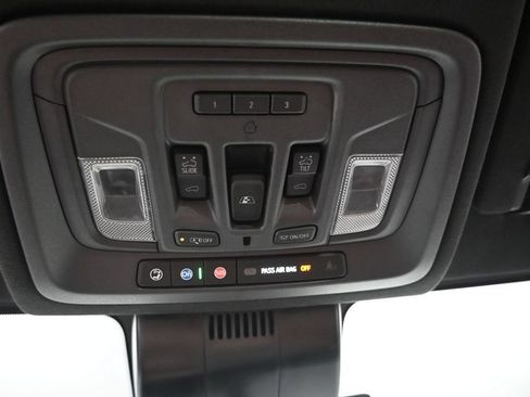 Used 2025 GMC Sierra 2500 Denali Ultimate AWD/4WD image 17