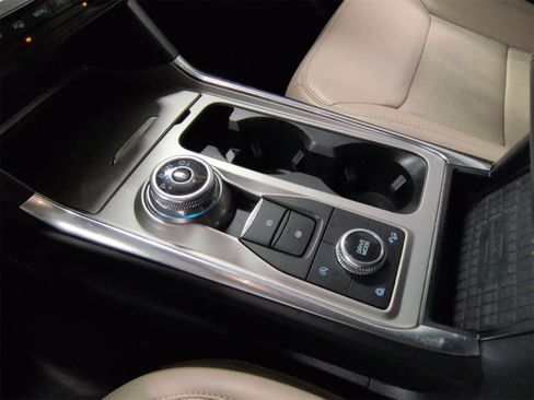 Used 2021 Ford Explorer Limited w/ Equipment Group 301A image 31