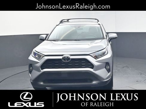 Used 2019 Toyota RAV4 XLE FWD image 4