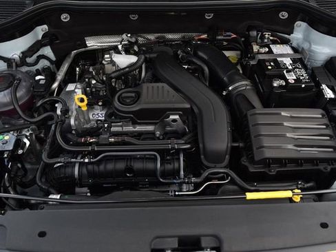 New 2026 Volkswagen Taos SE image 27