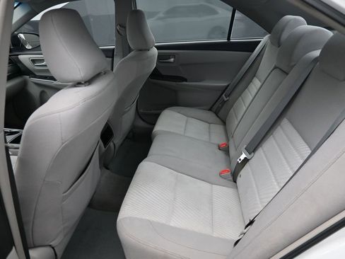 Used 2016 Toyota Camry LE image 12