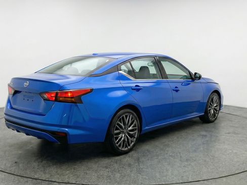 Used 2025 Nissan Altima 2.5 SV image 9