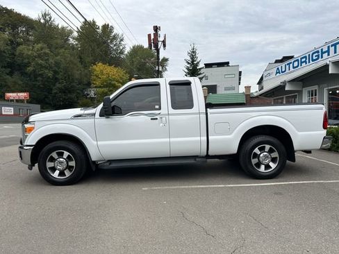 Used 2015 Ford F250 Lariat w/ Camper Package image 3