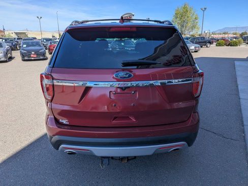 Used 2016 Ford Explorer XLT AWD/4WD image 4