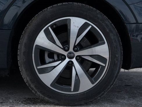 Used 2024 Audi Q8 e-tron Premium Plus w/ Premium Plus Package image 13