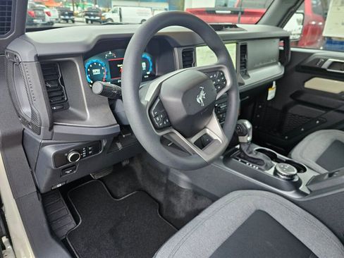 New 2025 Ford Bronco Base image 13