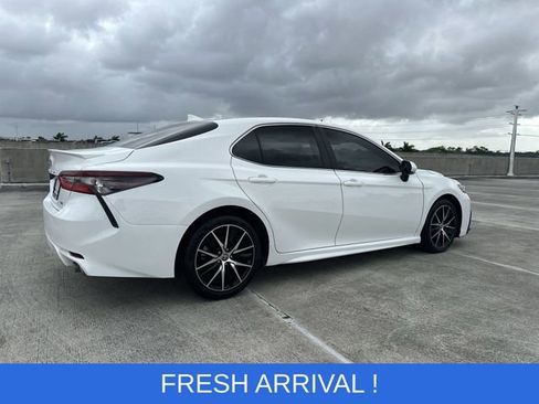 Used 2023 Toyota Camry SE image 21