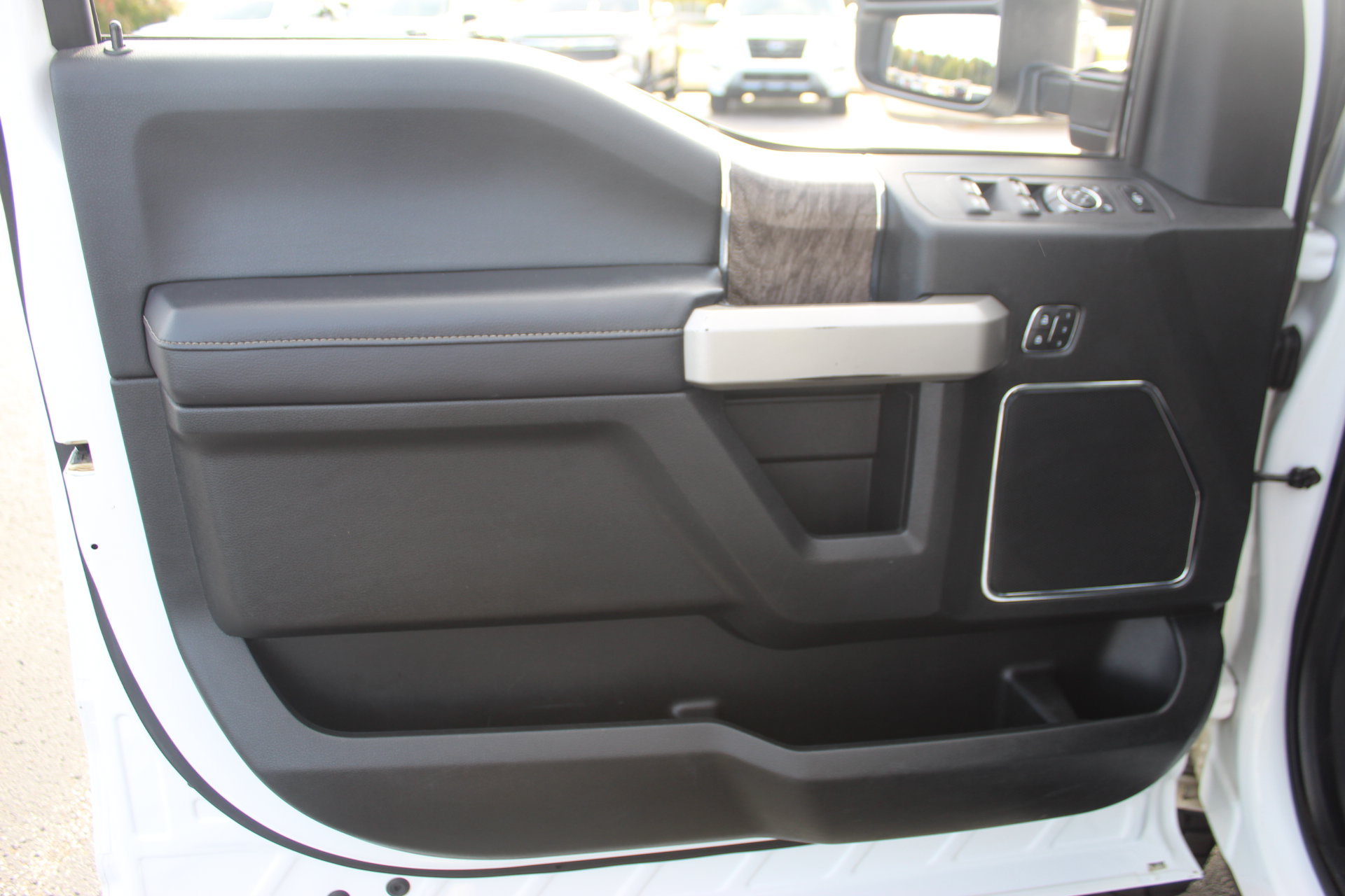 Used 2019 Ford F250 Lariat w/ Lariat Value Package AWD/4WD image 13