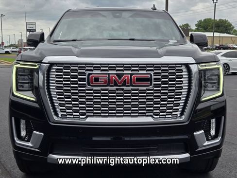 Used 2021 GMC Yukon XL Denali w/ Denali Premium Package AWD/4WD image 8
