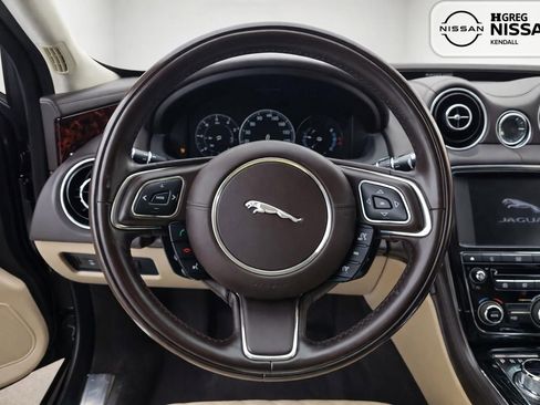 Used 2016 Jaguar XJ L Portfolio RWD image 8