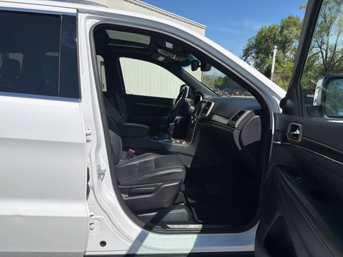Used 2014 Jeep Grand Cherokee Limited AWD/4WD image 32