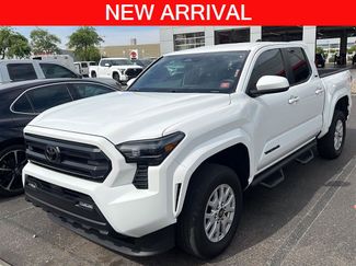 Used 2025 Toyota Tacoma SR5 video 1