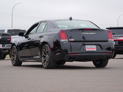 Used 2017 Chrysler 300 S w/ 300S Premium Group 2 w/2_L image 5