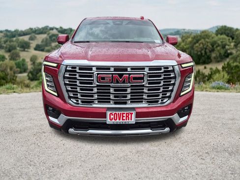Used 2026 GMC Yukon Denali w/ Denali Reserve Package AWD/4WD image 2