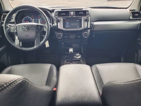 Used 2018 Toyota 4Runner SR5 Premium image 4