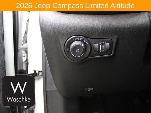 Used 2026 Jeep Compass Limited AWD/4WD image 23