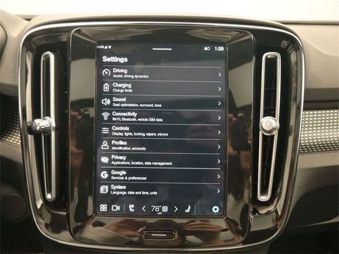 Used 2021 Volvo XC40 P8 Recharge w/ Advanced Package image 14