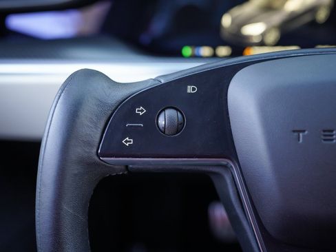 Used 2021 Tesla Model S Plaid image 28