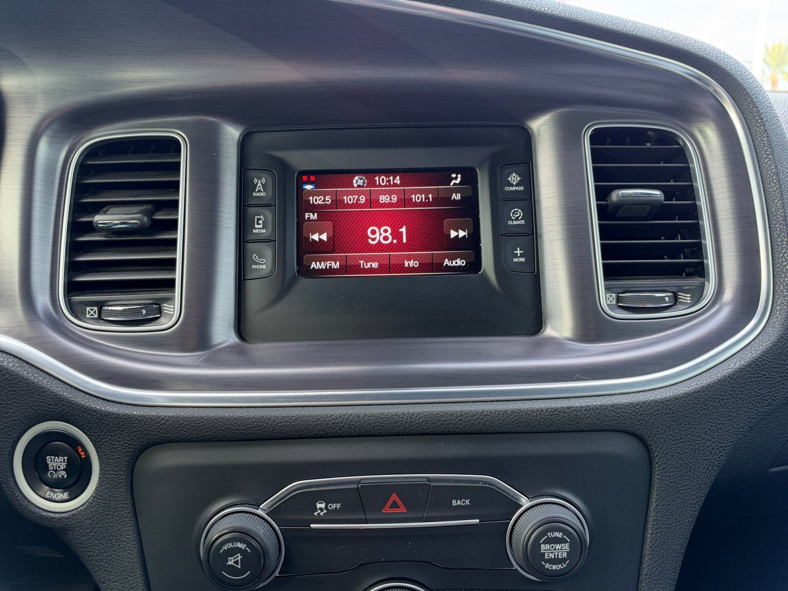 Used 2016 Dodge Charger SE RWD image 12