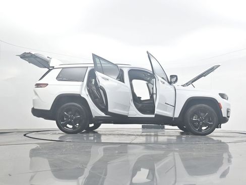 Used 2023 Jeep Grand Cherokee L Limited w/ Black Appearance Package image 42