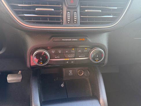 Used 2022 Ford Escape SE w/ Convenience Package image 25