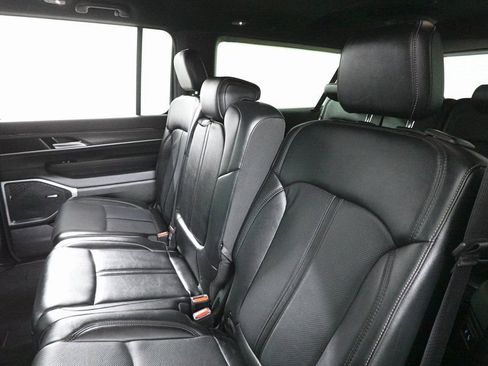 Used 2024 Jeep Wagoneer L Series II w/ Flexible Seating Group image 26