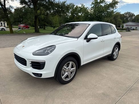 Used 2015 Porsche Cayenne S AWD/4WD image 1