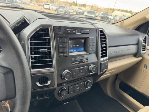 Used 2017 Ford F250 XLT image 20